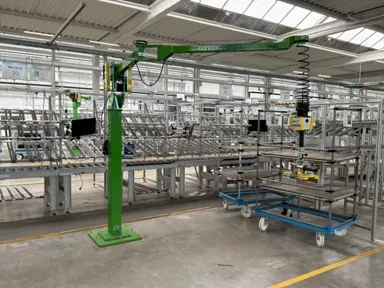 INDEVA Lifttronic E800 CL – moderner Säulenmanipulator mit elektronischer Gewichtskompensation